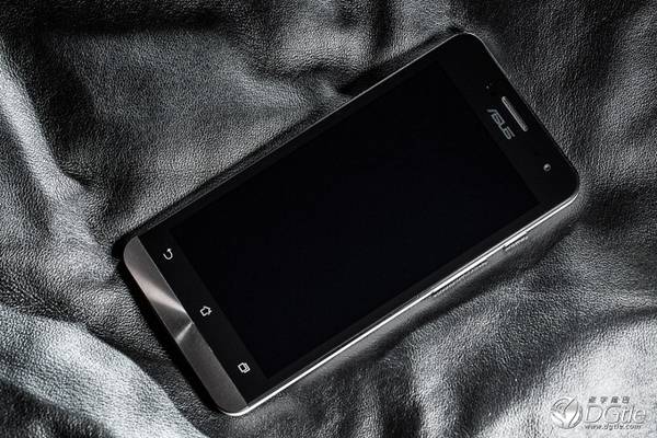 走亲民线路-华硕全新 Zenfone 5外观图赏 