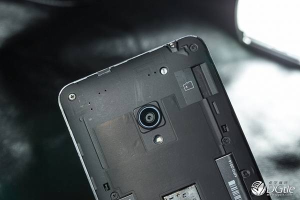 走亲民线路-华硕全新 Zenfone 5外观图赏 