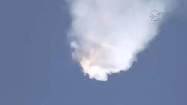 马斯克受挫 SpaceX猎鹰9号空中爆炸解体 