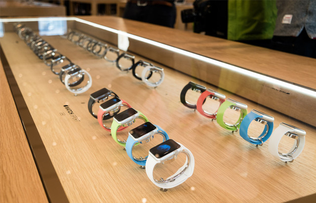 6月26日起能在零售店买到Apple Watch了 