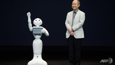 软银人形机器人“辣椒”开售 马云助阵 